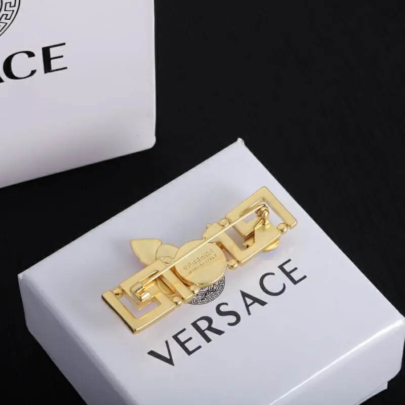 versace brooches pour femme s_111606a3